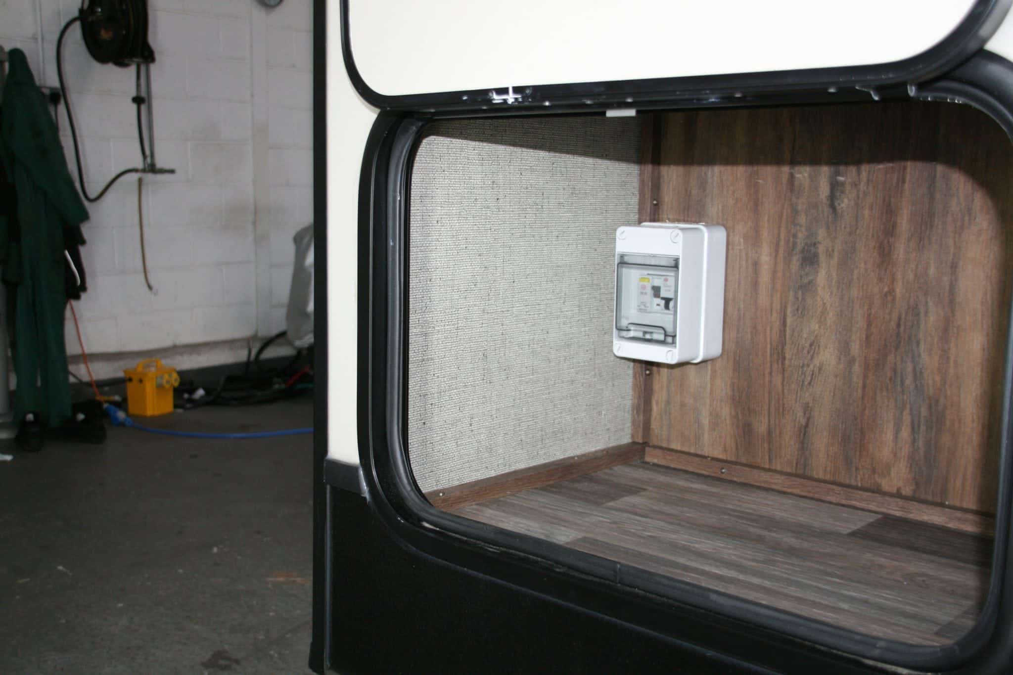 American 5th Wheel Service and Repair gallery item