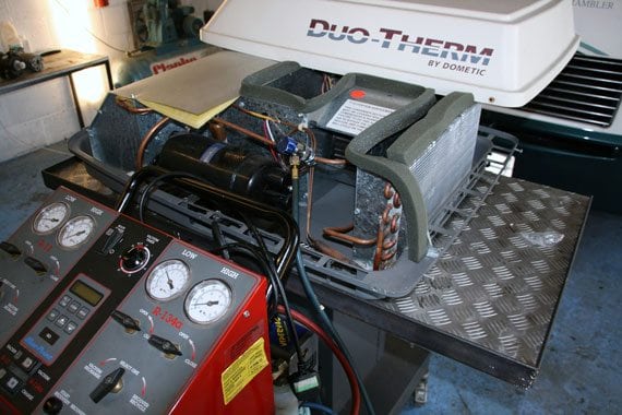 RV_serv_motorhome-air-condition