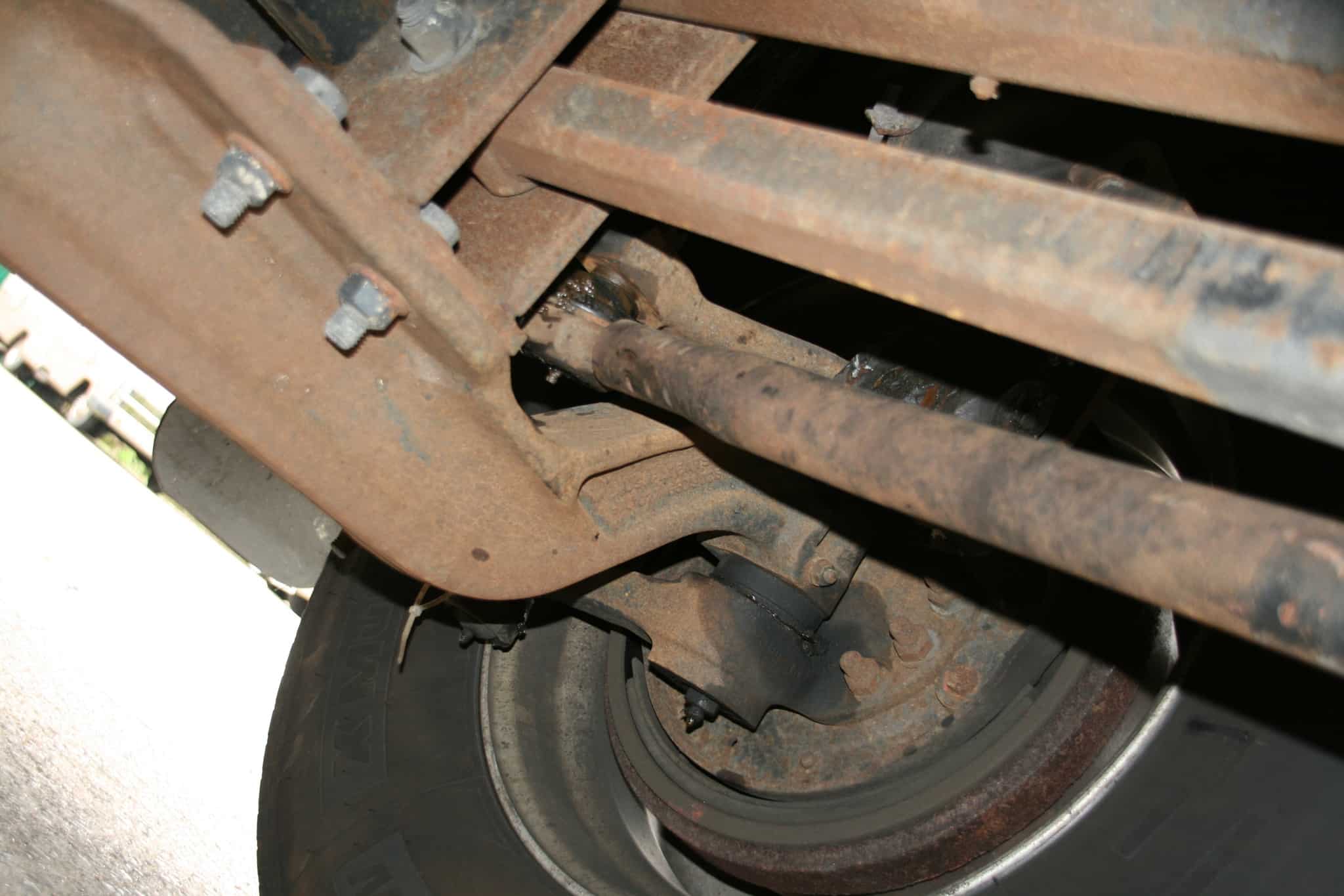A Steering Draglink with a damaged Boat